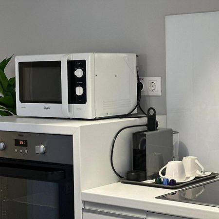 Luxury Glam Apartments & Studios Near Coresi Mall Брашов Экстерьер фото