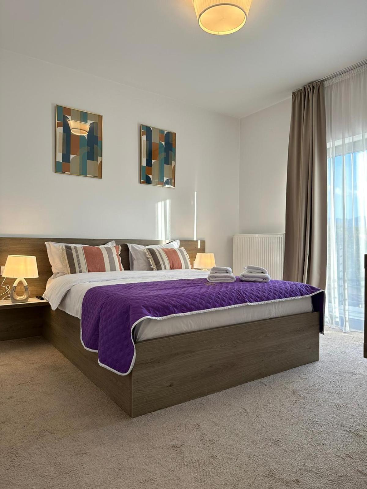 Luxury Glam Apartments & Studios Near Coresi Mall Брашов Экстерьер фото
