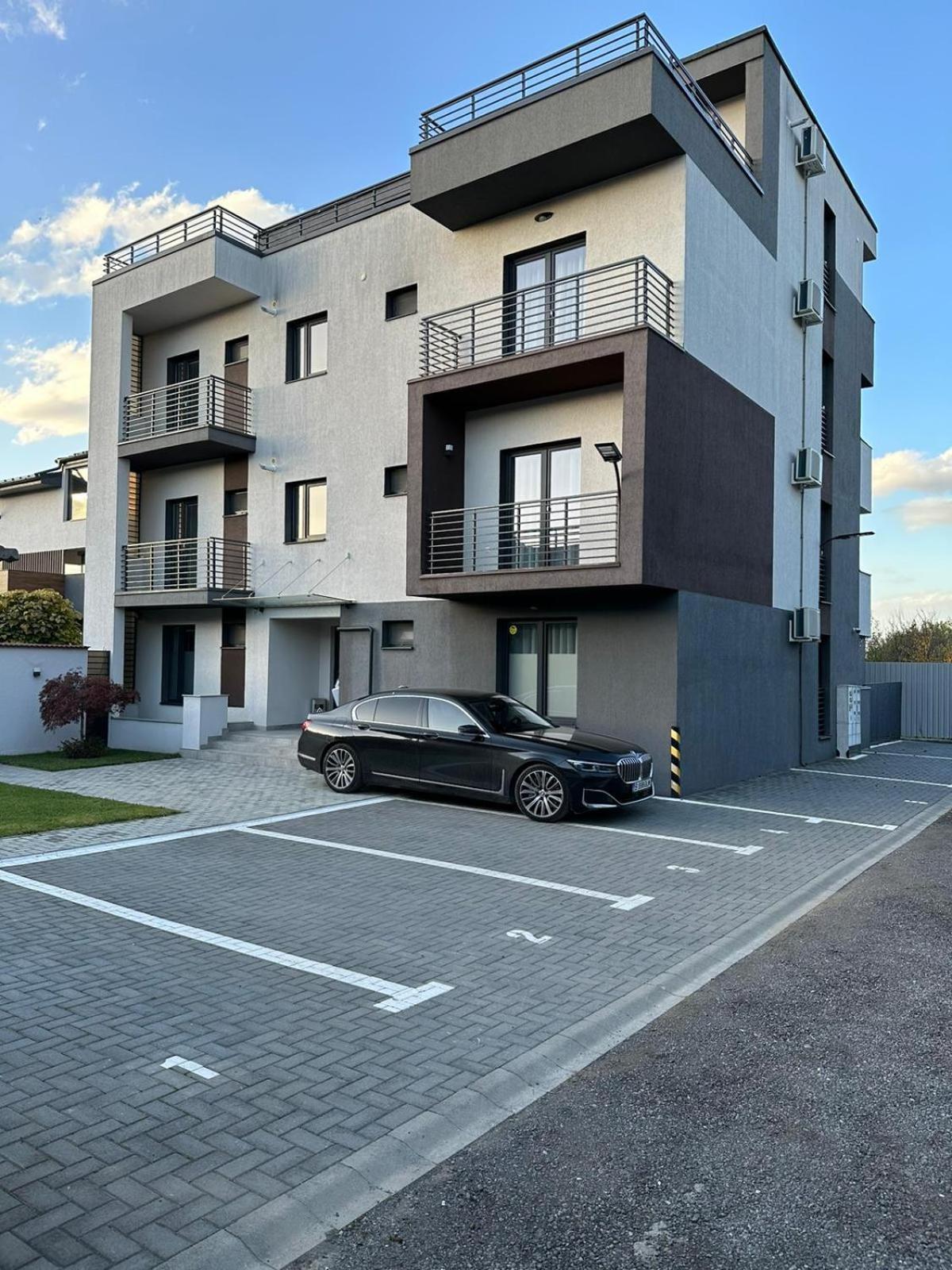 Luxury Glam Apartments & Studios Near Coresi Mall Брашов Экстерьер фото