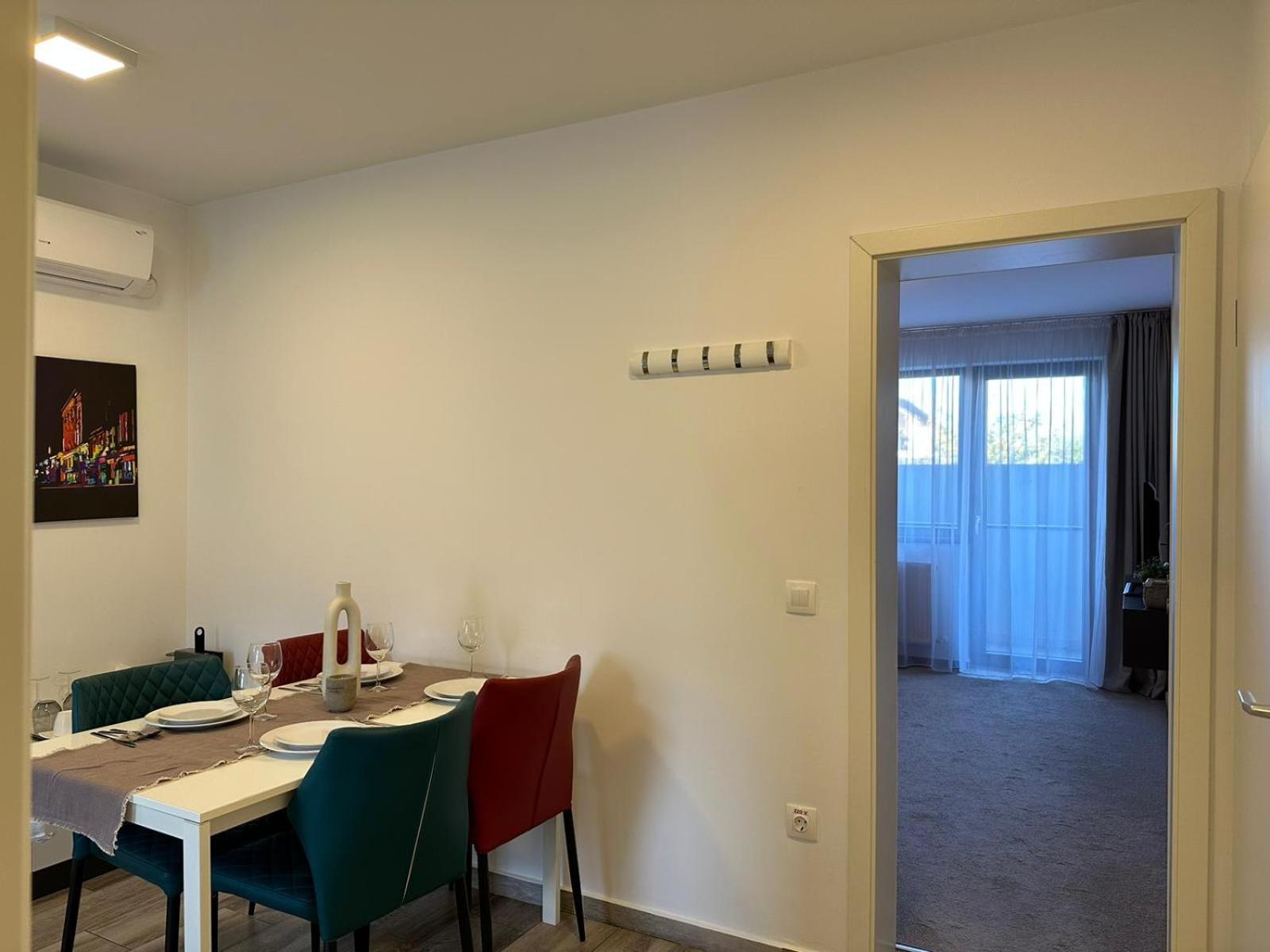 Luxury Glam Apartments & Studios Near Coresi Mall Брашов Экстерьер фото